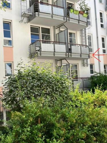 LuxWohnung Renoviertes, modernes 2-Raum-Apartment mit Balkon in Uni Nähe