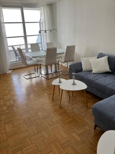 LuxWohnung Renoviertes, modernes 2-Raum-Apartment mit Balkon in Uni Nähe