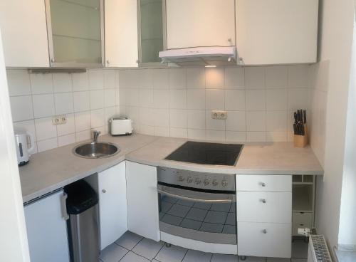 LuxWohnung Renoviertes, modernes 2-Raum-Apartment mit Balkon in Uni Nähe