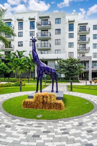 Modern 2 Bed in the Heart of Doral Free Parking