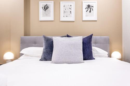 Light Resort Style Haven in Darling Harbour - image 7