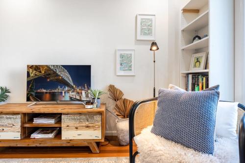 Light Resort Style Haven in Darling Harbour - image 4