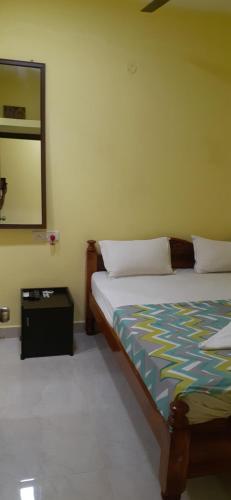 Varadhar Guest House