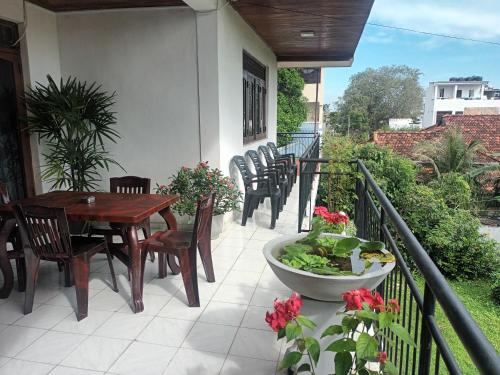 B&B Dehiwala-Mount Lavinia - Lovely FLowers in Mount Lavinia - Bed and Breakfast Dehiwala-Mount Lavinia