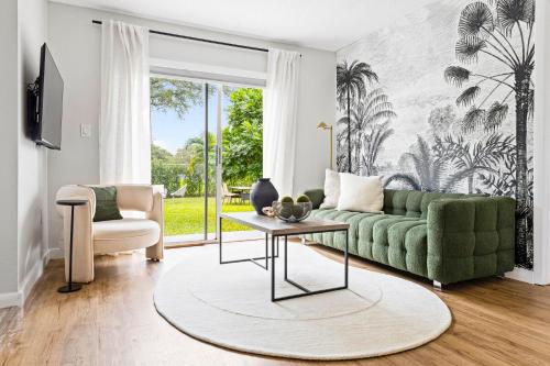 Hidden Garden: A Serene Miami Escape in Cutler Bay, USA