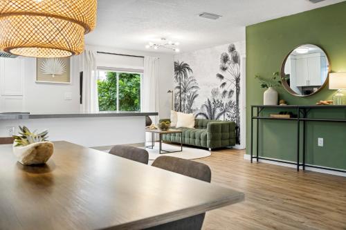 Hidden Garden: A Serene Miami Escape in Cutler Bay, USA