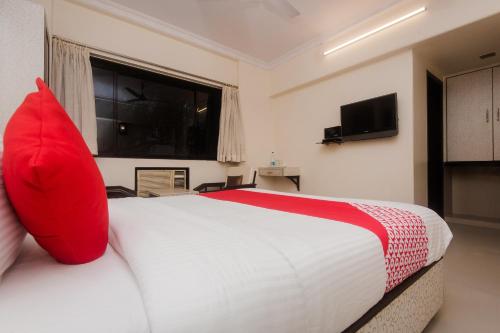 Super OYO Capital O Hotel Solitaire