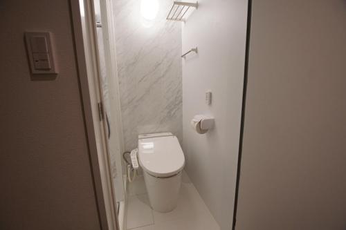 Economy Double Room image 6