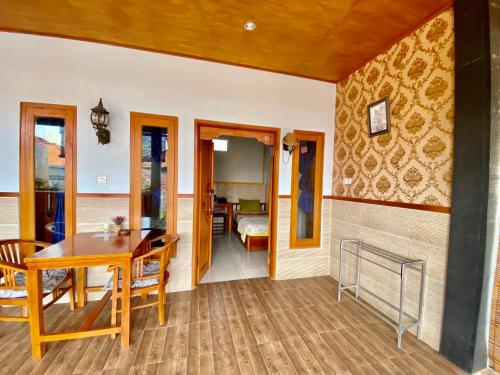 Sawitri Homestay in Padang Bai