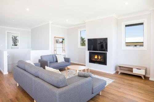 La Vista - Water Views & Mountain Vistas in Orient Point