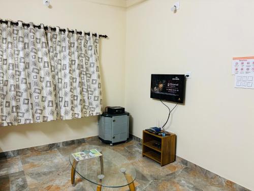 Friendly decent homestay in Mangalore- Greenview