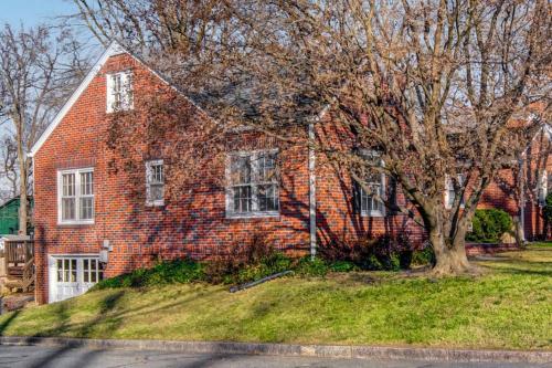 Highly desired Lindley Park home in Greensboro in Greensboro, USA