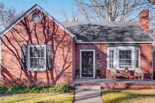 Highly desired Lindley Park home in Greensboro in Greensboro, USA