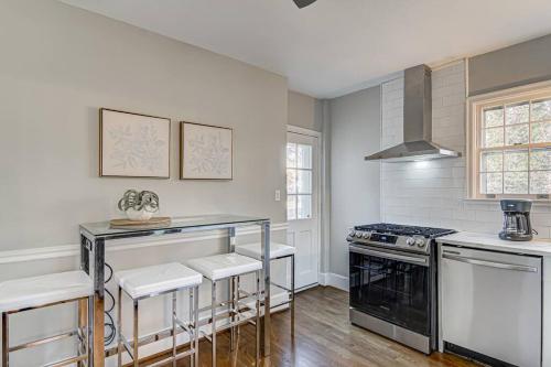 Highly desired Lindley Park home in Greensboro in Greensboro, USA