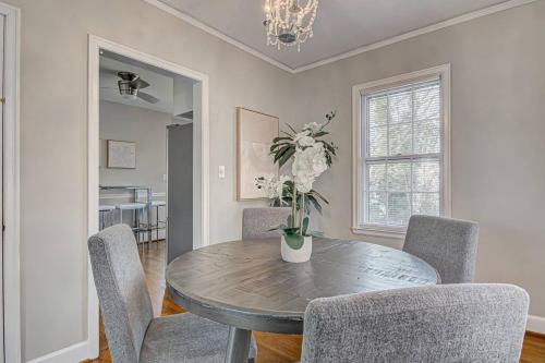 Highly desired Lindley Park home in Greensboro in Greensboro, USA