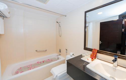 room detail thumbnail 2