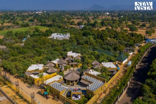 ทัศนียภาพ, วิลลา 4 ห้องนอน 4 ห้องน้ำส่วนตัว ขนาด 585 ตร.ม. – สุรัชกุนท์ (StayVista at Majestic Mud House) in สุรัชกุนท์