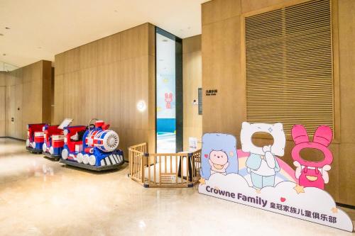 Crowne Plaza Foshan Nanhai-an IHG Hotel-Guangzhou South Railway Station Free Shuttle Bus