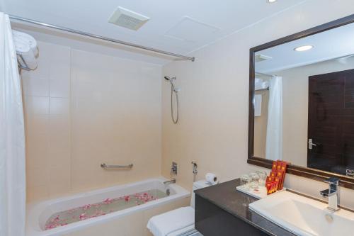 room detail thumbnail 2