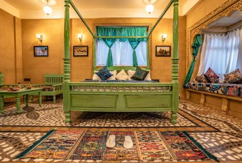 King Suite image 7