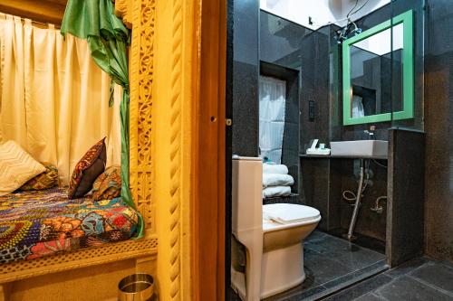 Superior Double Room image 5