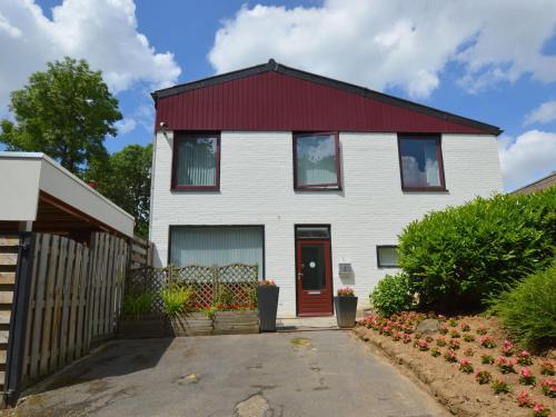 Luxury house in South Limburg near forest