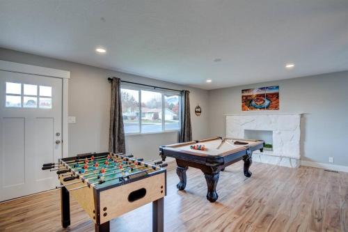 Comfortable Modern Home w/ Game Room - American Fork