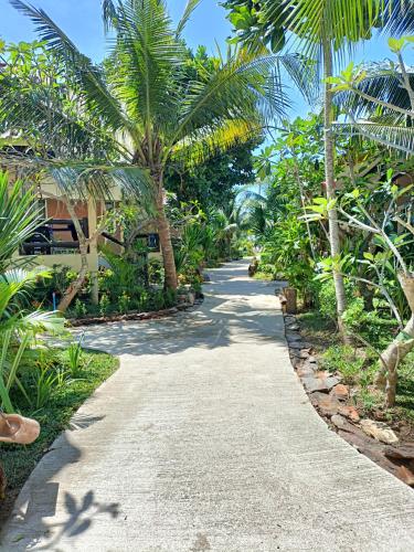 Sea Shell Beach Resort - image 2