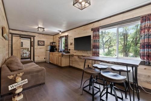 Moose Suite 10