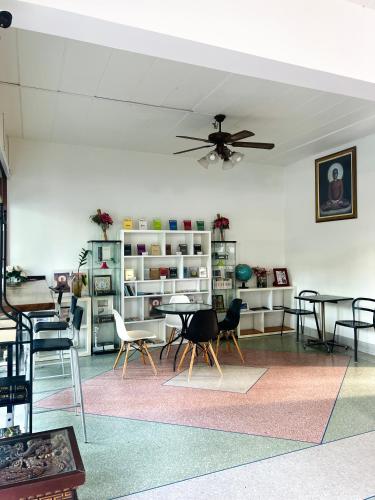 斯里森泰酒店 Srisomthai Hotel