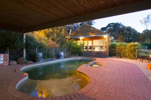 Peldbaseins, Glen Erin at Lancefield in Lancefield