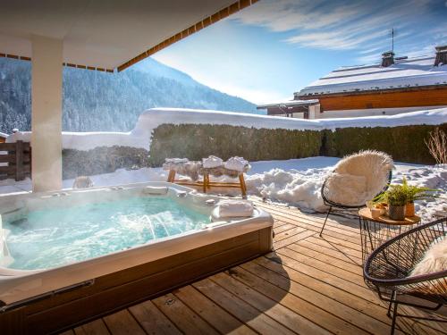 Chalet Alyssum - OVO Network