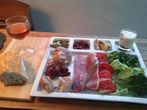 餐飲選擇, Chambre d'Hotes le massanous in 佩里阿克米內爾瓦