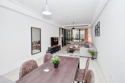 LUXFolio Retreats Beautiful JLT 1BR Apartment - image 7
