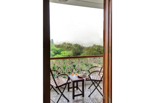 Superior Family Room image 1