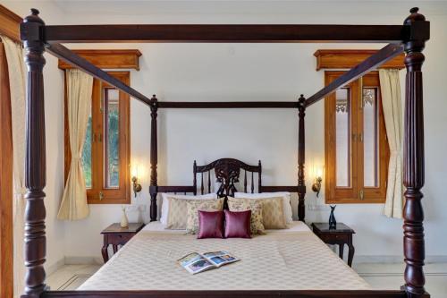 Superior Family Room image 4