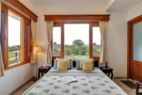 Deluxe Room image 8