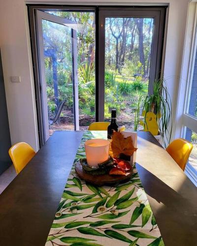 The Yellow Koala - Vibrant Home in Medlow Bath in Medlow Bath