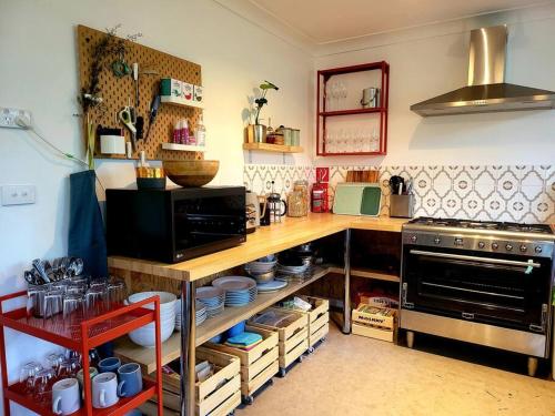 The Yellow Koala - Vibrant Home in Medlow Bath in Medlow Bath