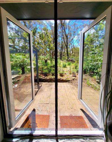 The Yellow Koala - Vibrant Home in Medlow Bath in Medlow Bath