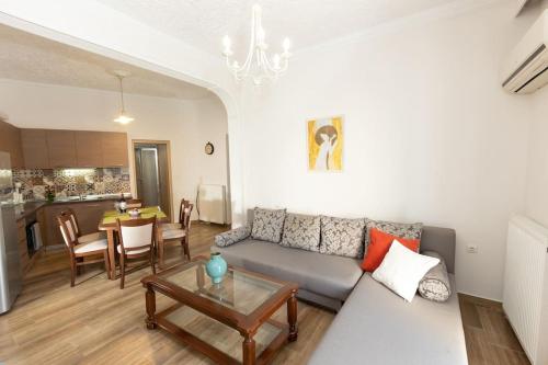 Spacious Apartment in Old Town - private parking