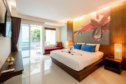 room detail thumbnail 1