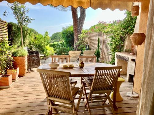 Un jardin en Méditerranée - 2 chambres à 5 min à pied de la plage - Location saisonnière - La Croix-Valmer