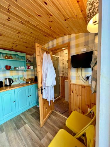 Shepherds hut Greencastle in Rousky