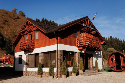 Cabana Dor De Munte, Fundoaia