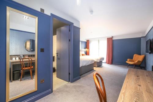 room detail thumbnail 0