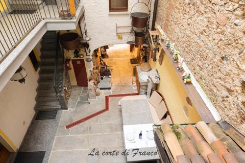  Appartamento nella graziosa Corte - Lago Lugano in Brusimpiano