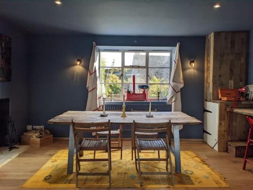Iekārtas, Stylish 3 bed Cotswold cottage with stunning views in Gaitingpauera