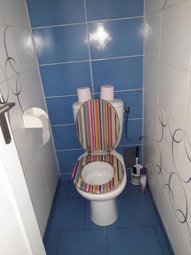 Chambre B2 dans un appartement en colocation, Marsiglia (foto 7)