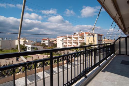 شرفة/ تراس, Karlovasi Comfy Retreat in Karlovasi